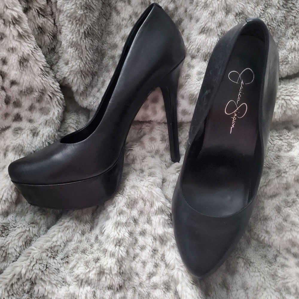 Jessica Simpson platform pump  heels